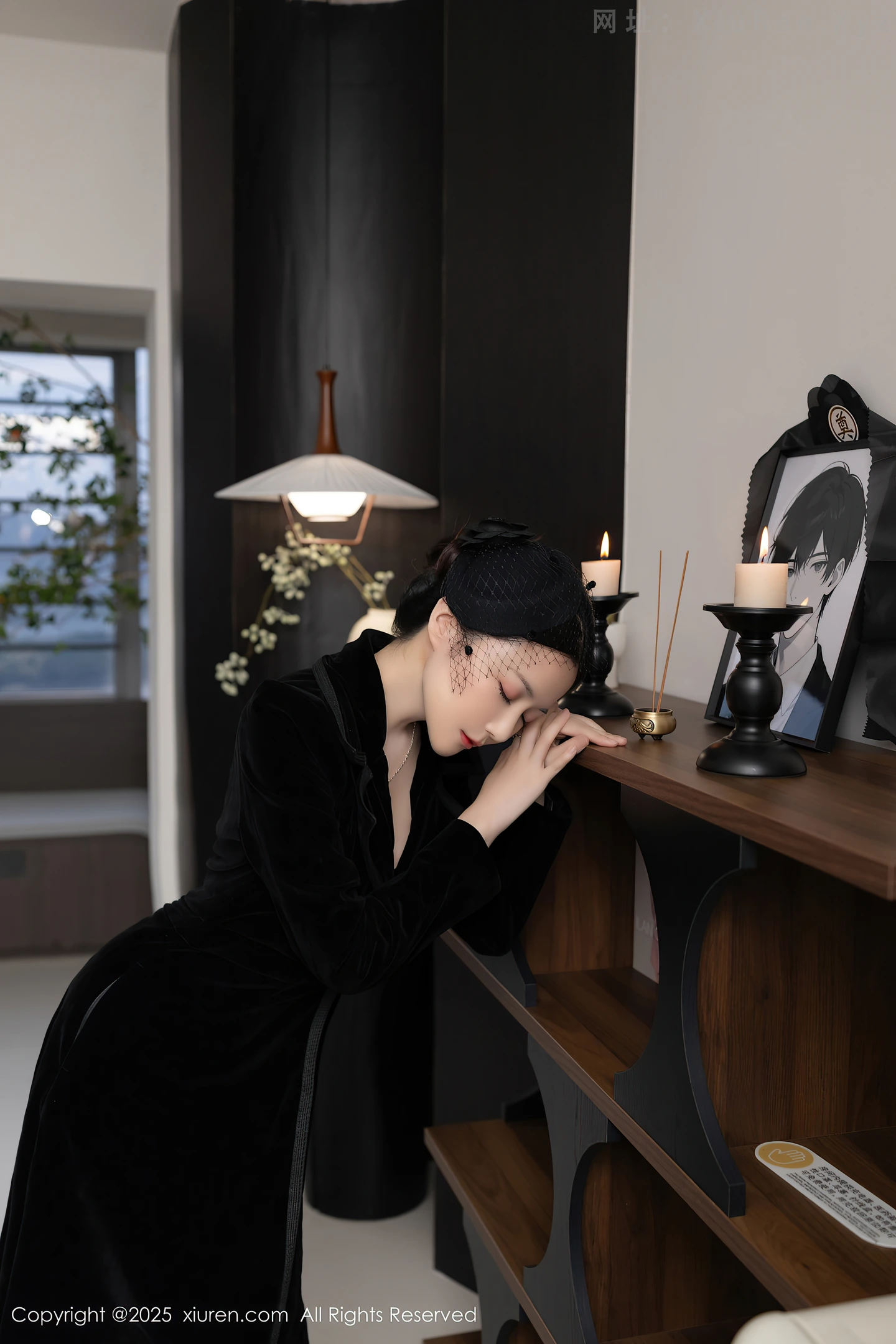 图片[4]-[XiuRen秀人网]VOL.10564 模特鱼子酱Fish性感黑色情趣内衣配黑丝吊袜秀曼妙身姿诱惑写真80P-秀人网官方网站